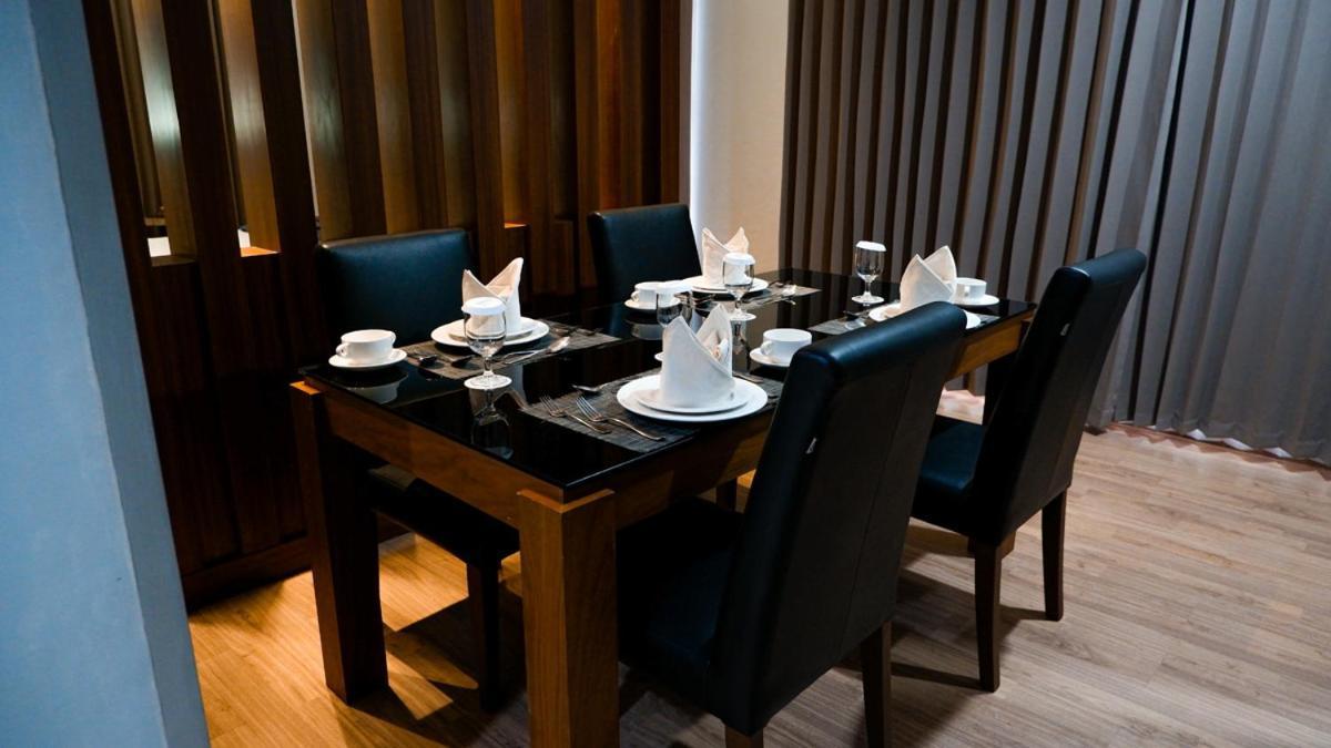 Hotel Ayola Sunrise Mojokerto Eksteriør bilde